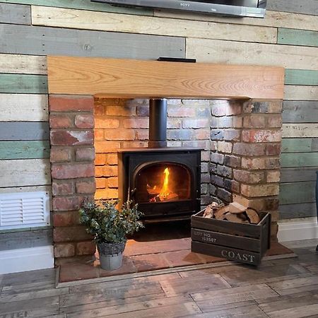 Vila Den Of Joy Humberston Fitties Sleeps 6,Hot Tub,Log Burner Cleethorpes Exteriér fotografie