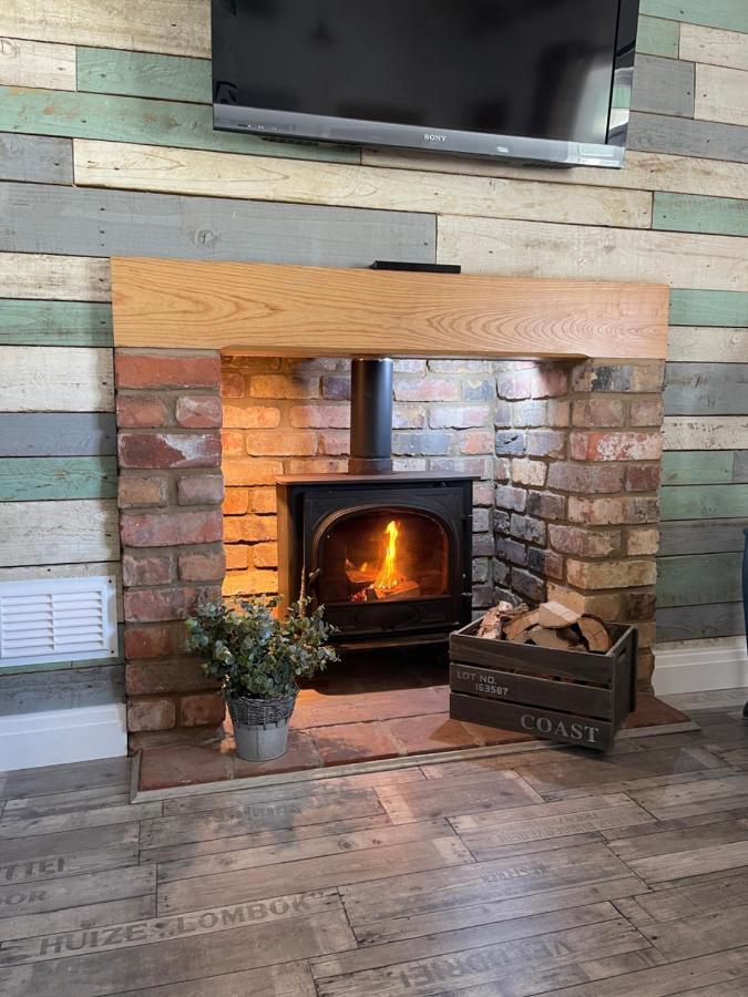 Vila Den Of Joy Humberston Fitties Sleeps 6,Hot Tub,Log Burner Cleethorpes Exteriér fotografie